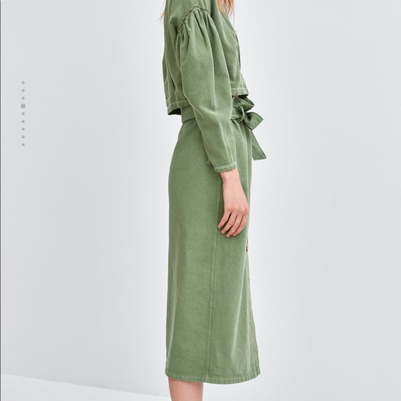 Zara top with contrasting top stitching - Picture 6 of 8